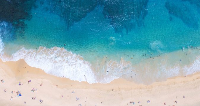 Gadżety reklamowe – dlaczego warto inwestować w parawany plażowe? plaża
